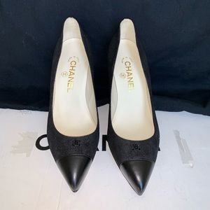 Brand new Black Chanel Pumps 37